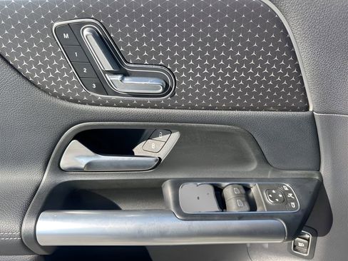 Used 2025 Mercedes-Benz GLA 250 image 25