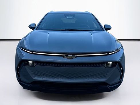 New 2026 Chevrolet Equinox EV LT image 4