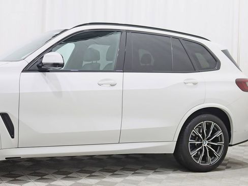Used 2022 BMW X5 M50i AWD/4WD image 3