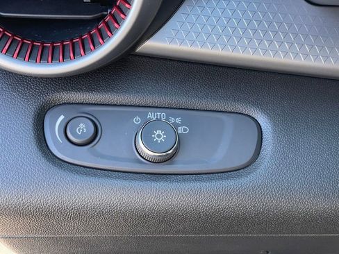 Used 2024 Chevrolet Trax RS w/ Driver Confidence Package image 14