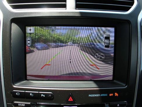 Used 2017 Ford Explorer Platinum AWD/4WD image 41