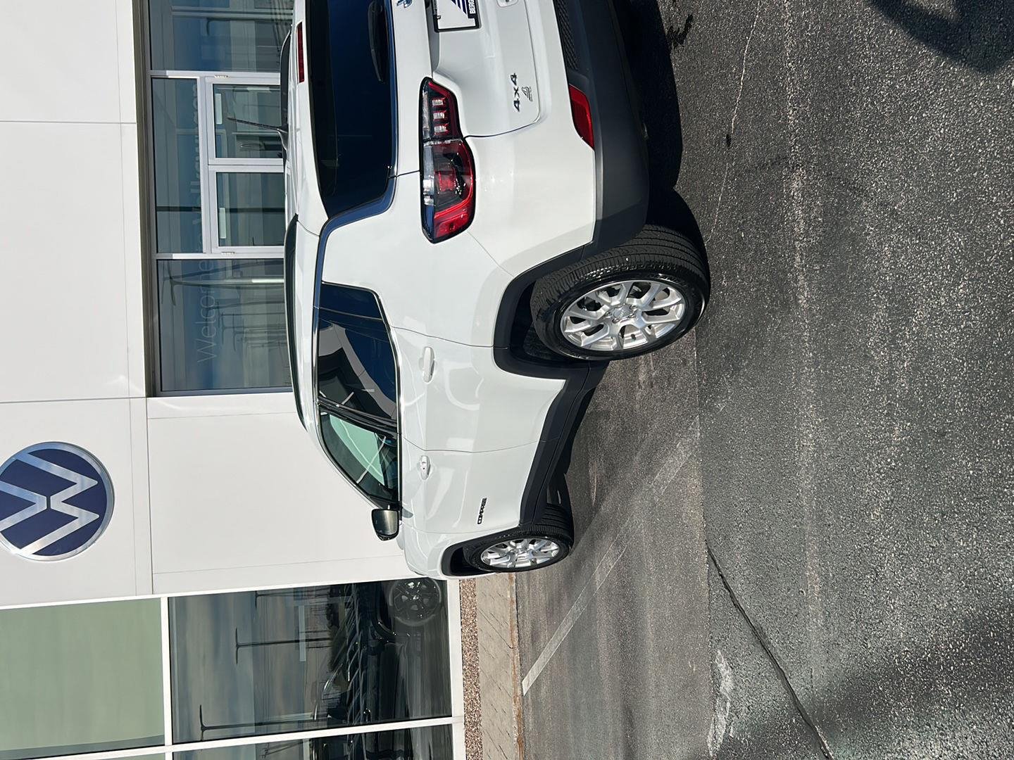 Used 2024 Jeep Compass Latitude AWD/4WD image 23