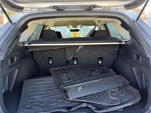 Used 2021 Subaru Outback Base AWD 4dr Crossover image 9