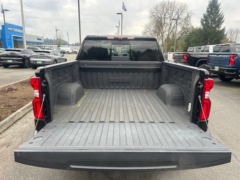 Used 2022 Chevrolet Silverado 1500 High Country w/ Technology Package AWD/4WD image 25