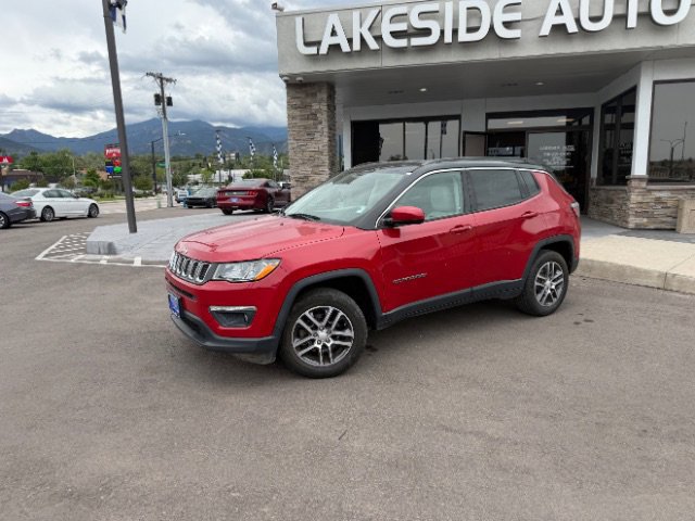 Used 2018 Jeep Compass Latitude w/ Popular Equipment Group AWD/4WD image 3