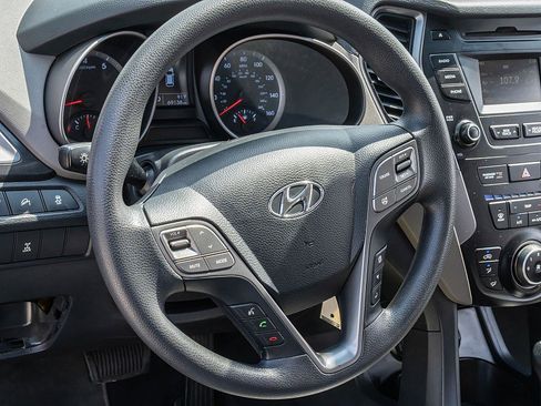 Used 2016 Hyundai Santa Fe SE image 24