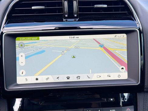 Used 2018 Jaguar F-PACE Portfolio image 32