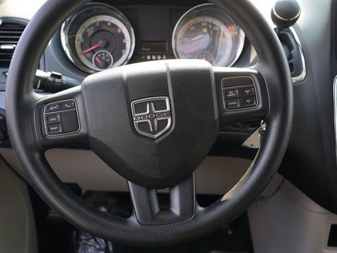 Used 2018 Dodge Grand Caravan SE w/ UConnect Hands-Free Group FWD image 23