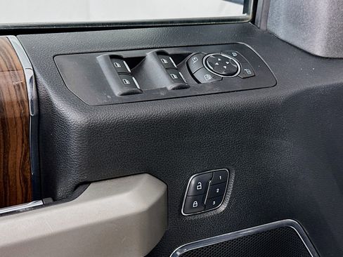 Used 2015 Ford F150 Lariat w/ Equipment Group 502A Luxury image 15