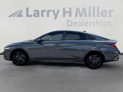 New 2026 Hyundai Elantra SEL Sport Premium FWD image 3