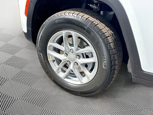 New 2026 Jeep Grand Cherokee Laredo RWD image 35