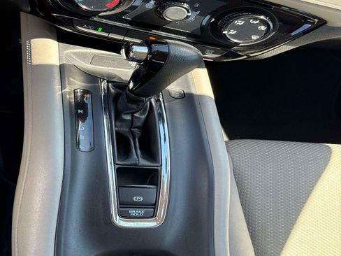 Used 2018 Honda HR-V LX image 25