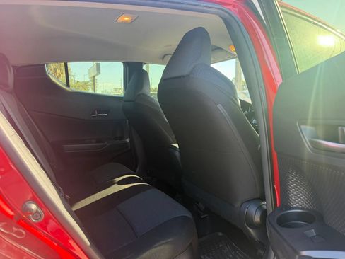 Used 2020 Toyota C-HR LE FWD image 12