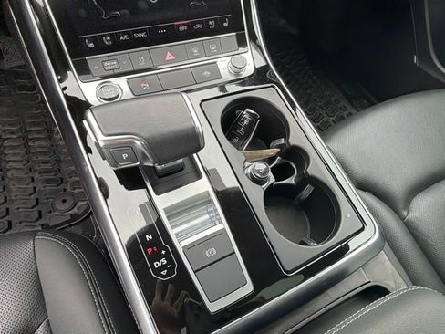 Used 2023 Audi Q8 Premium Plus w/ Premium Plus Package AWD/4WD image 28