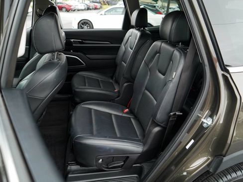 Used 2025 Kia Telluride S AWD/4WD image 8
