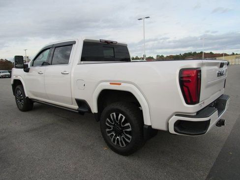 Used 2024 GMC Sierra 2500 Denali Ultimate image 7