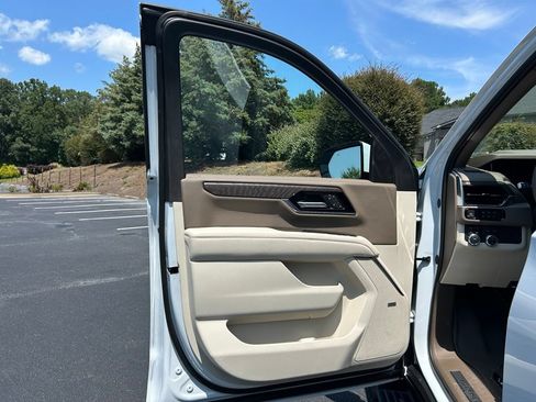 Used 2026 GMC Yukon XL Denali w/ Sun & Power Step Package AWD/4WD image 61