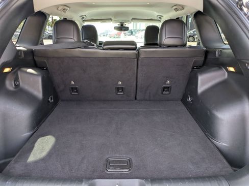 Used 2019 Jeep Cherokee Limited FWD image 32