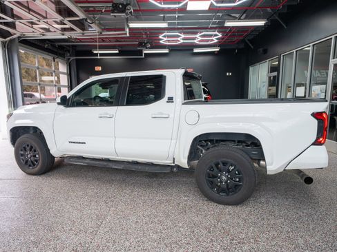 Used 2024 Toyota Tacoma SR5 image 2