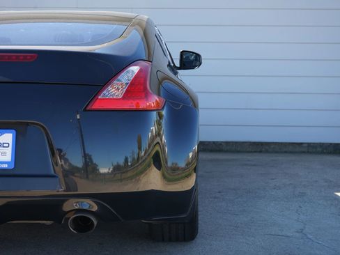Used 2014 Nissan 370Z Coupe image 32