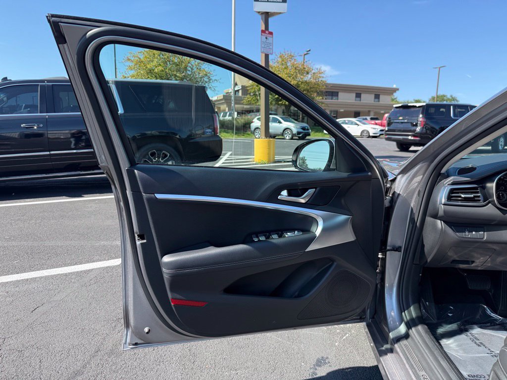 Used 2026 Genesis G70 2.5T AWD/4WD image 23