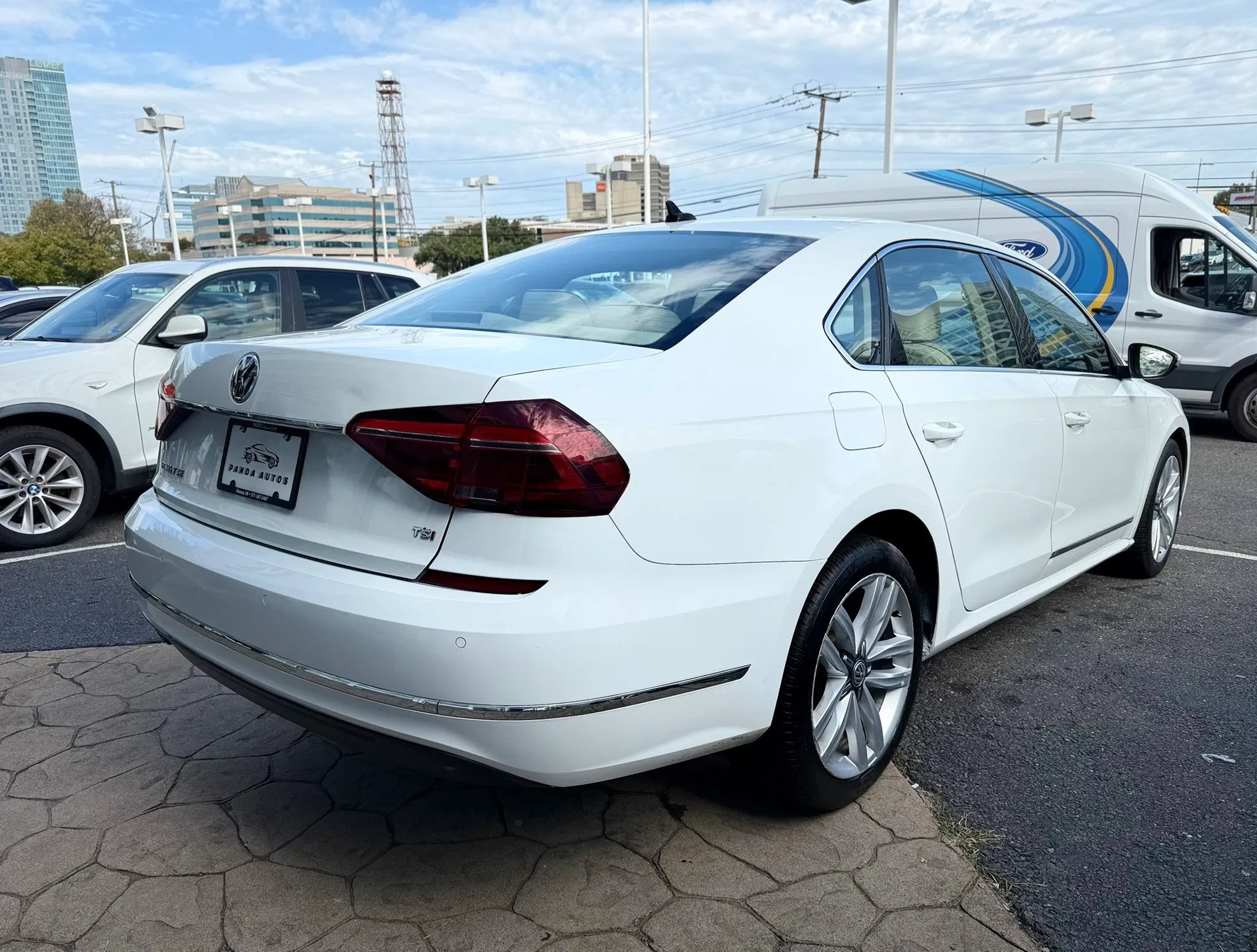 Used 2017 Volkswagen Passat 1.8T SE FWD image 6