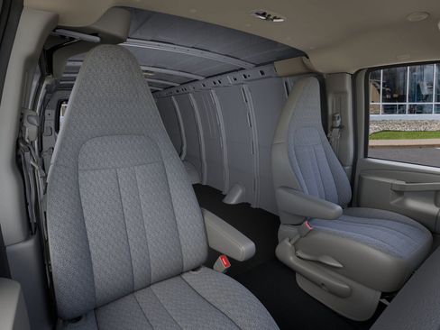 New 2025 Chevrolet Express 3500 Extended image 40