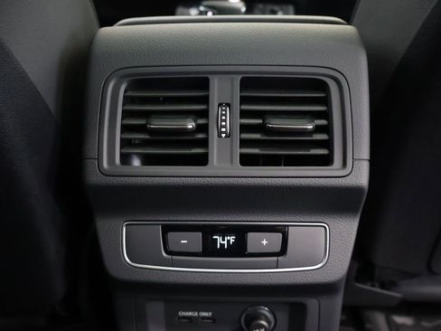 Used 2024 Audi Q5 e Premium Plus w/ Premium Plus Package image 25