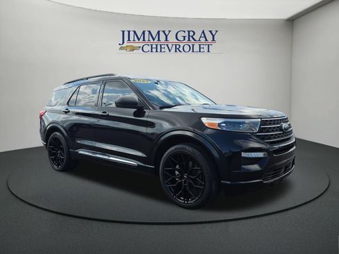 Used 2021 Ford Explorer XLT w/ Equipment Group 202A RWD image 7