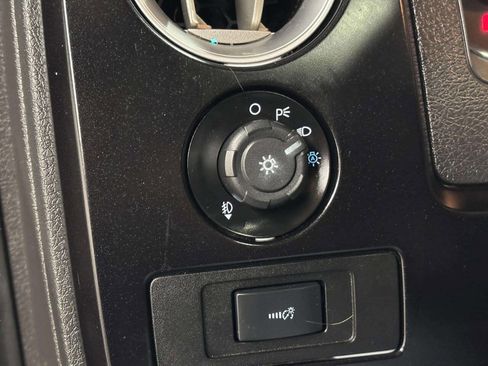 Used 2014 Ford F150 FX4 w/ Equipment Group 402A Luxury AWD/4WD image 27