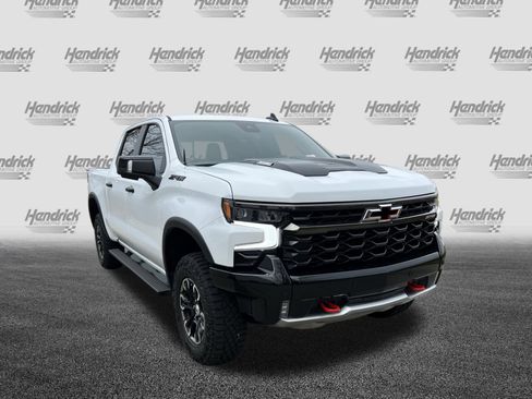 Used 2025 Chevrolet Silverado 1500 ZR2 w/ Technology Package image 2