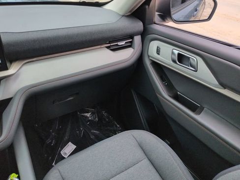 New 2026 Ford Explorer Active RWD image 17
