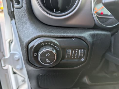 Used 2020 Jeep Gladiator Sport w/ Quick Order Package 24S image 15