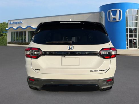 New 2026 Honda Pilot Black Edition image 4