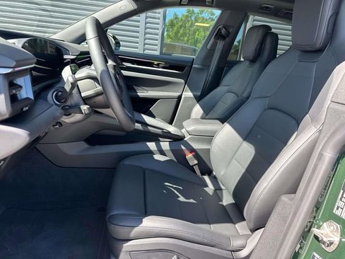New 2026 Porsche Macan Electric RWD image 5
