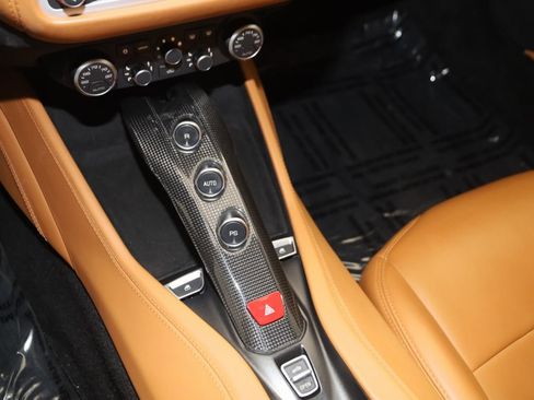 Used 2018 Ferrari California T image 51