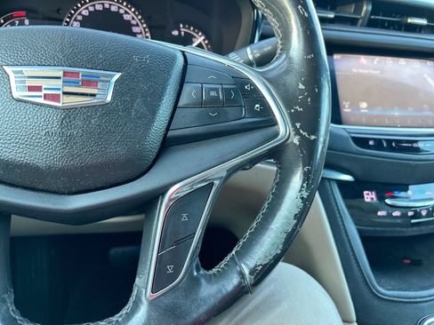 Used 2017 Cadillac XT5 FWD image 16