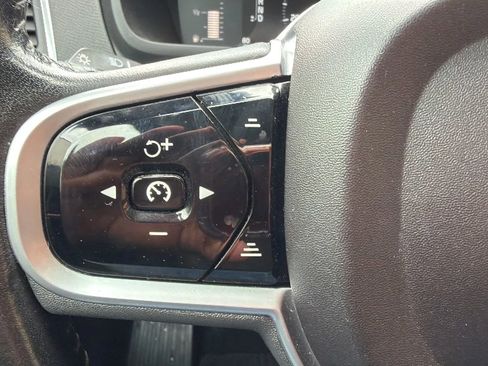Used 2019 Volvo XC90 T5 Momentum AWD/4WD image 12