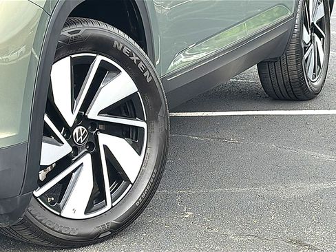 Used 2026 Volkswagen Atlas SE AWD/4WD image 3