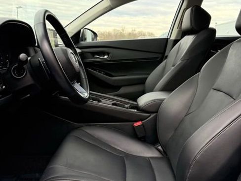 Used 2024 Honda Accord Touring image 12