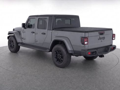 Used 2022 Jeep Gladiator Sport AWD/4WD image 3