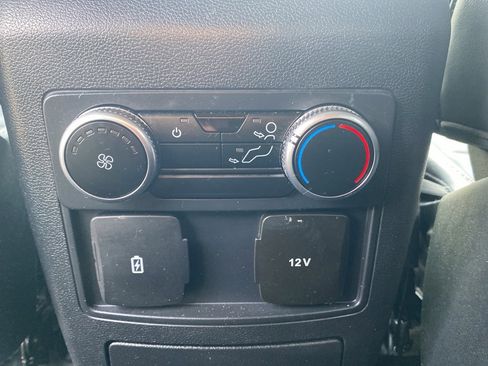 Used 2022 Ford Explorer XLT w/ Equipment Group 202A image 22