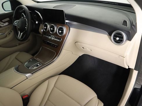 Used 2022 Mercedes-Benz GLC 300 image 17