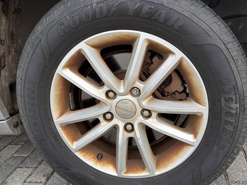 Used 2013 Dodge Grand Caravan SXT image 9