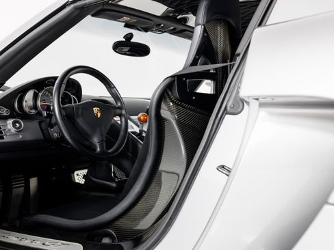 Used 2004 Porsche Carrera GT RWD image 47