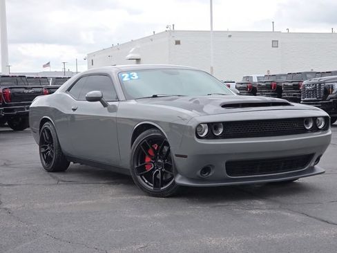 Used 2023 Dodge Challenger R/T RWD image 2