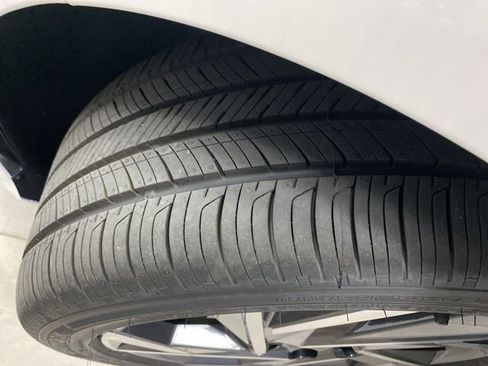 New 2025 Hyundai Elantra SEL image 33