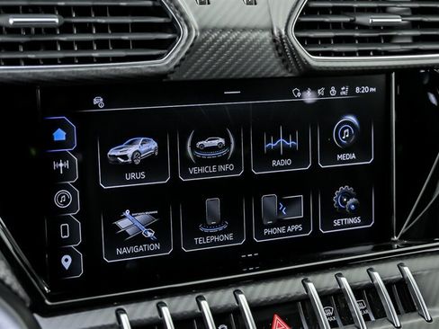 Used 2024 Lamborghini Urus Performante AWD/4WD image 40