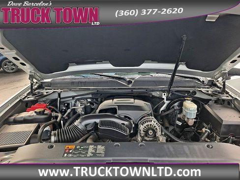 Used 2013 Chevrolet Avalanche LT w/ Suspension Package, Off-Road image 11