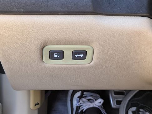 Used 2007 Chevrolet Corvette Convertible w/ Preferred Equipment Group image 21